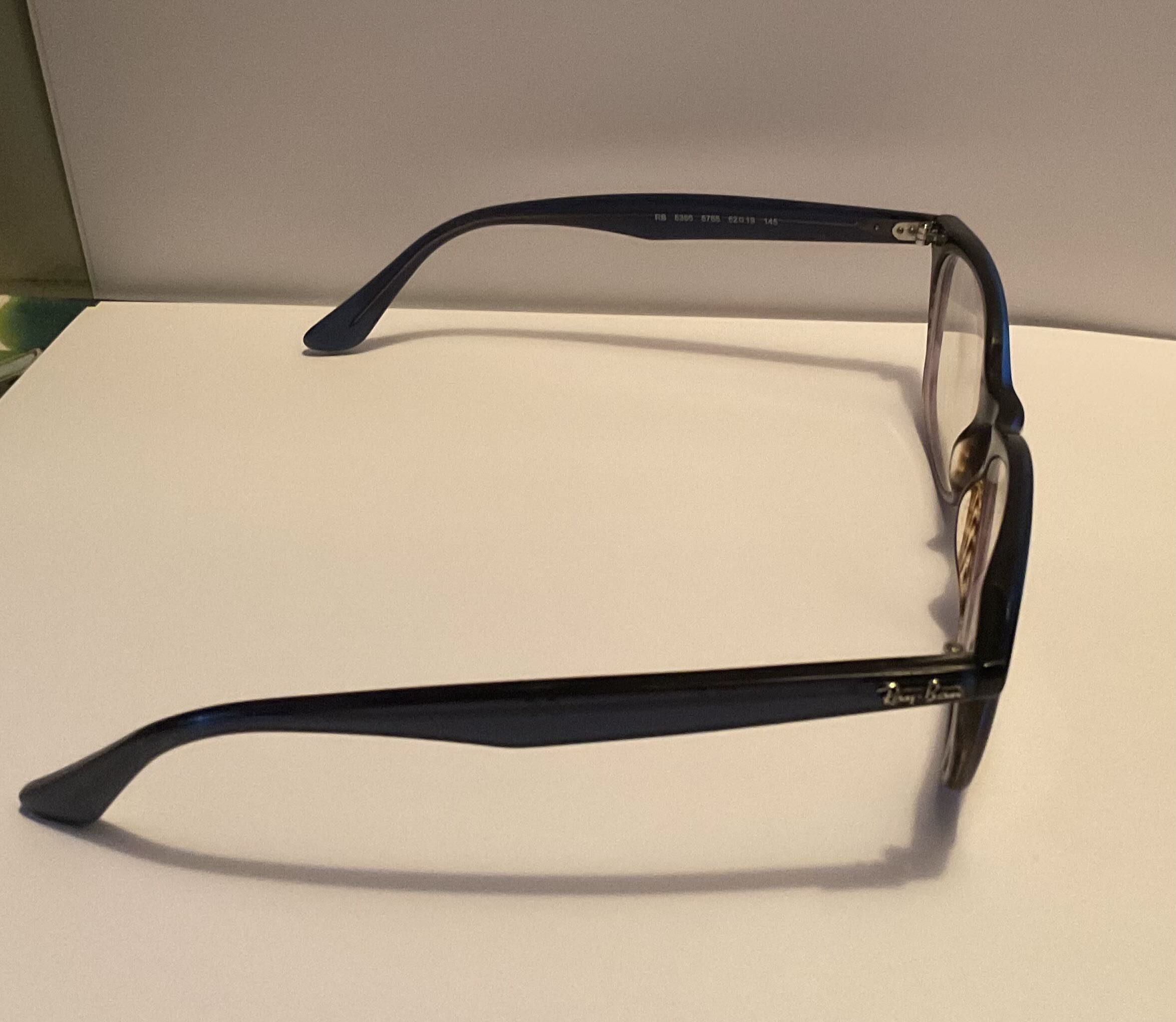 Right facing reading glasses.