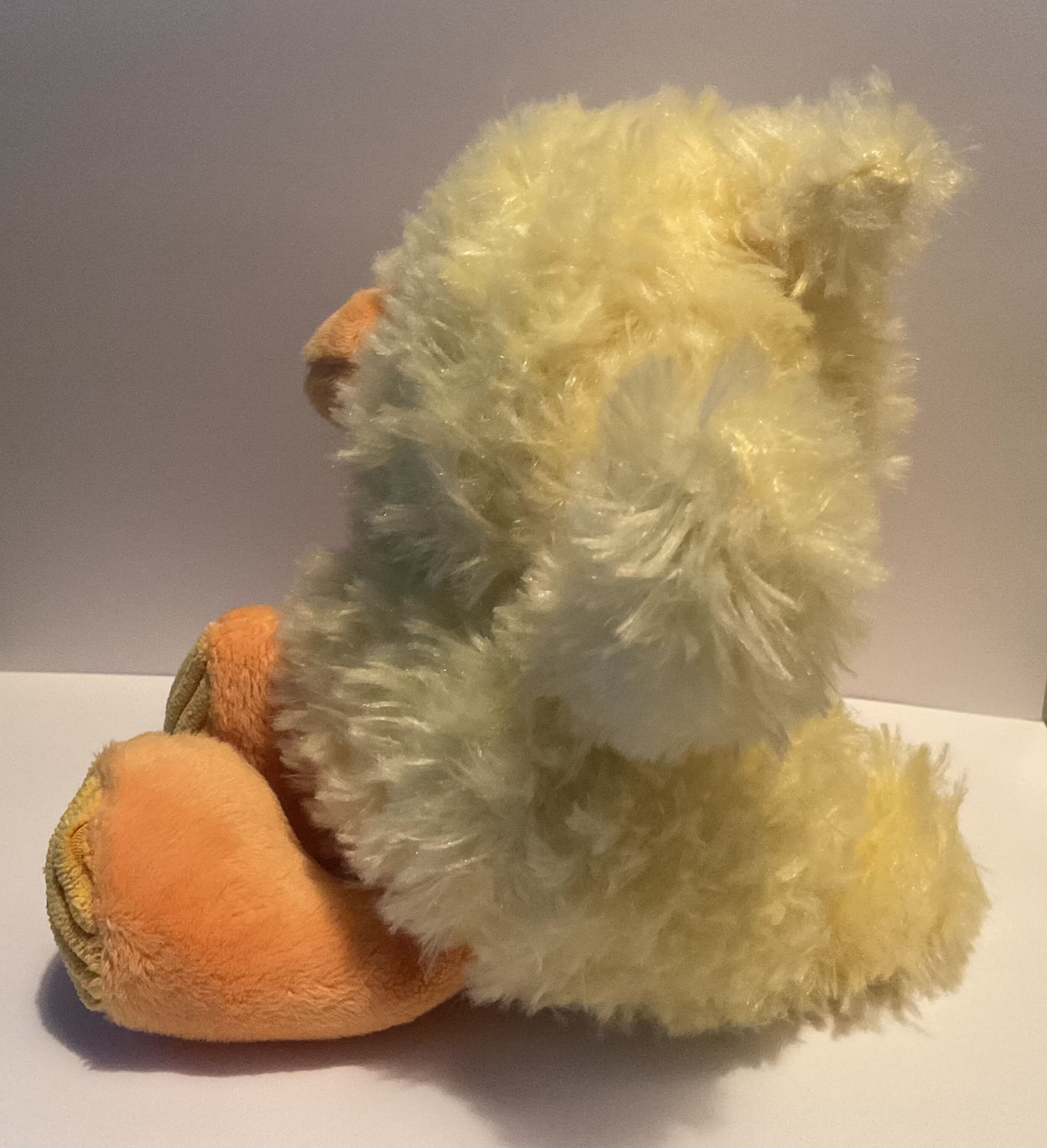 Left facing chicken plushie.