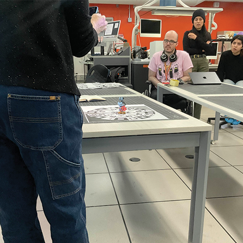 Observing the demonstration in class for how to use scanning in scaniverse.